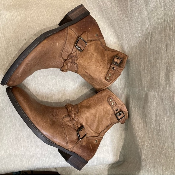 PAUL GREEN Sz 8.5 Distressed  Braided Buckle Zipper Closure Leather Boots - Picture 5 of 14